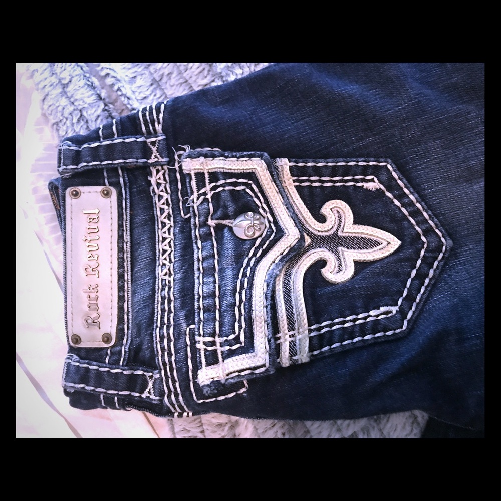 Rock Revival, Kai. Size 25 R. Straight leg.